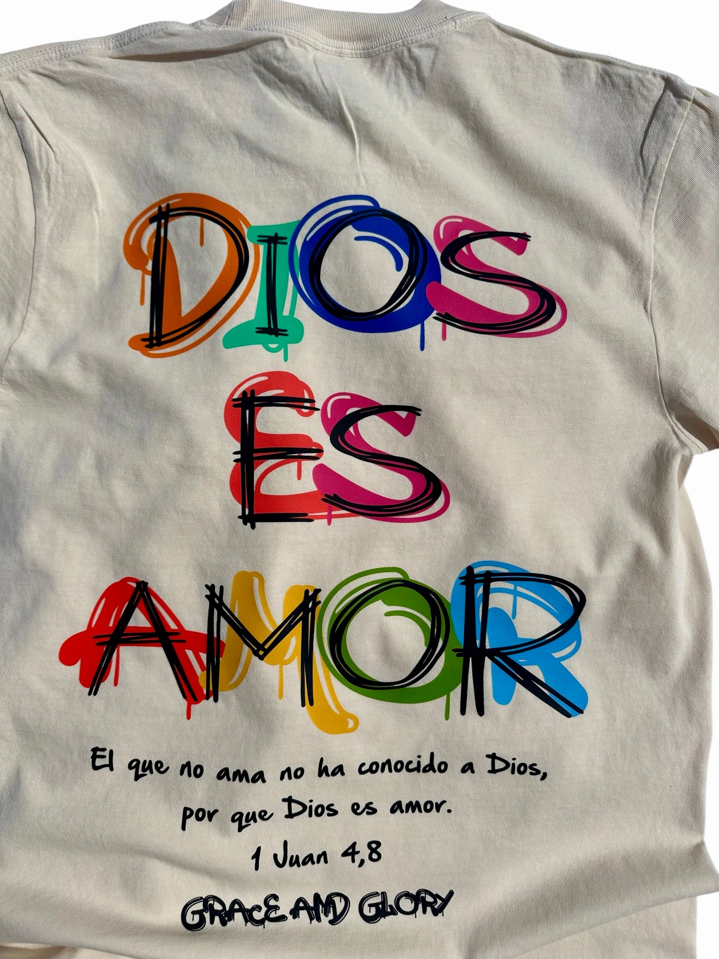 Dios Es Amor Tee – Ivory